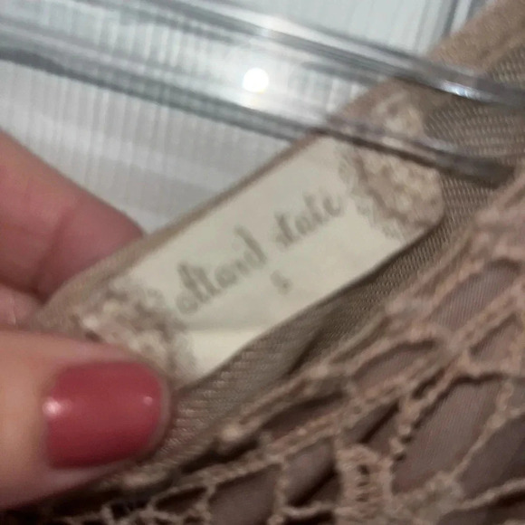 Altard state dress sz small -beige in color - Picture 4 of 7